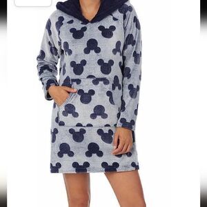 NWOT!āDisneyĀ Mickey Mouse LoungeāHoodieāSizeāSmall
